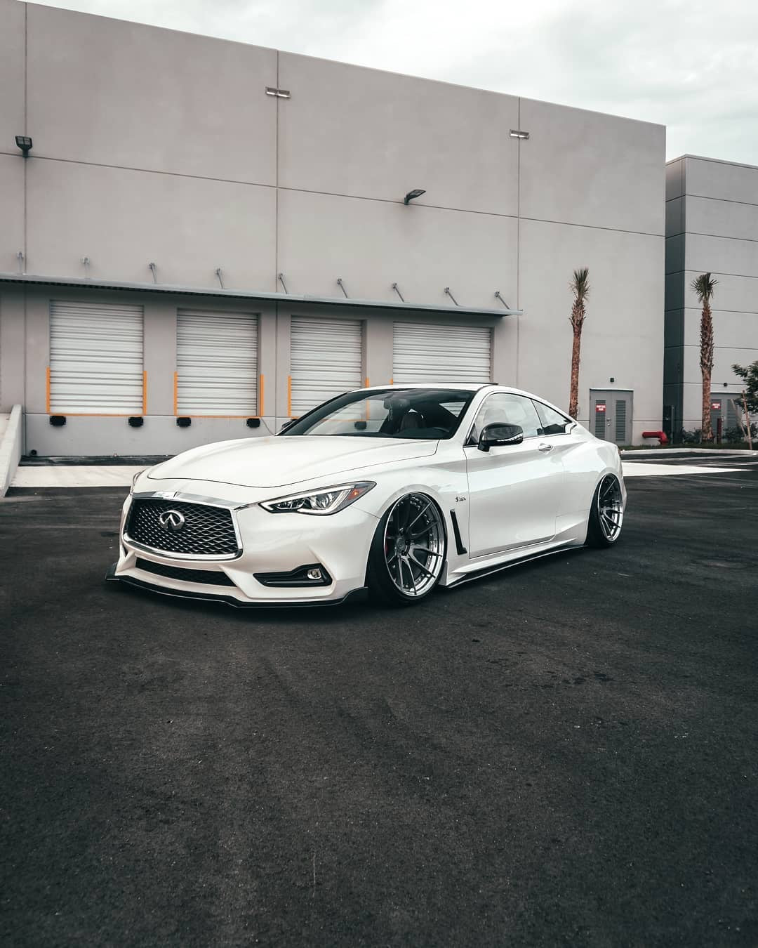 * AIRSPEC SUSPENSION INFINITI Q50 / Q60 / Q70 / Y51 AIRSTRUTS.