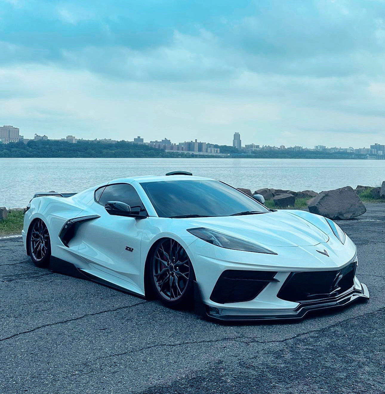 * AIRSPEC SUSPENSION CORVETTE C8 AIRSTRUTS.
